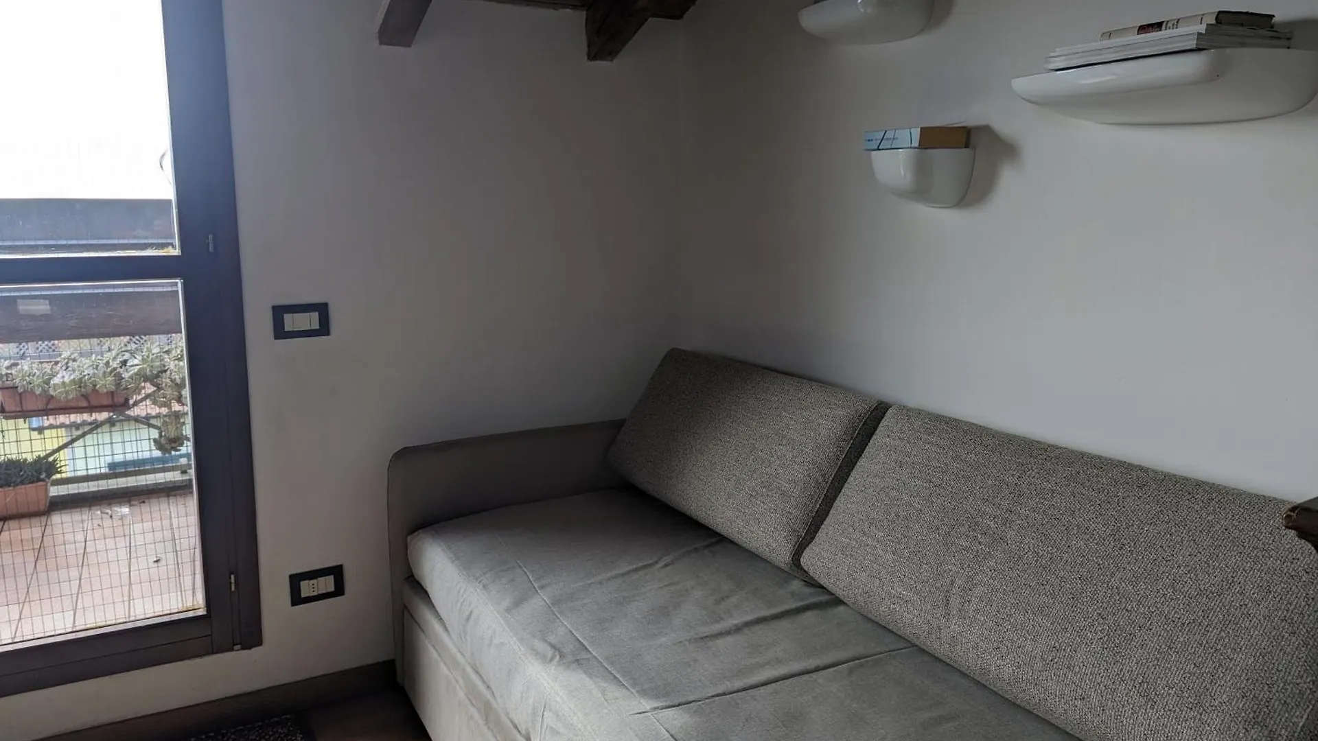 B&B Audrey Varese 0*,